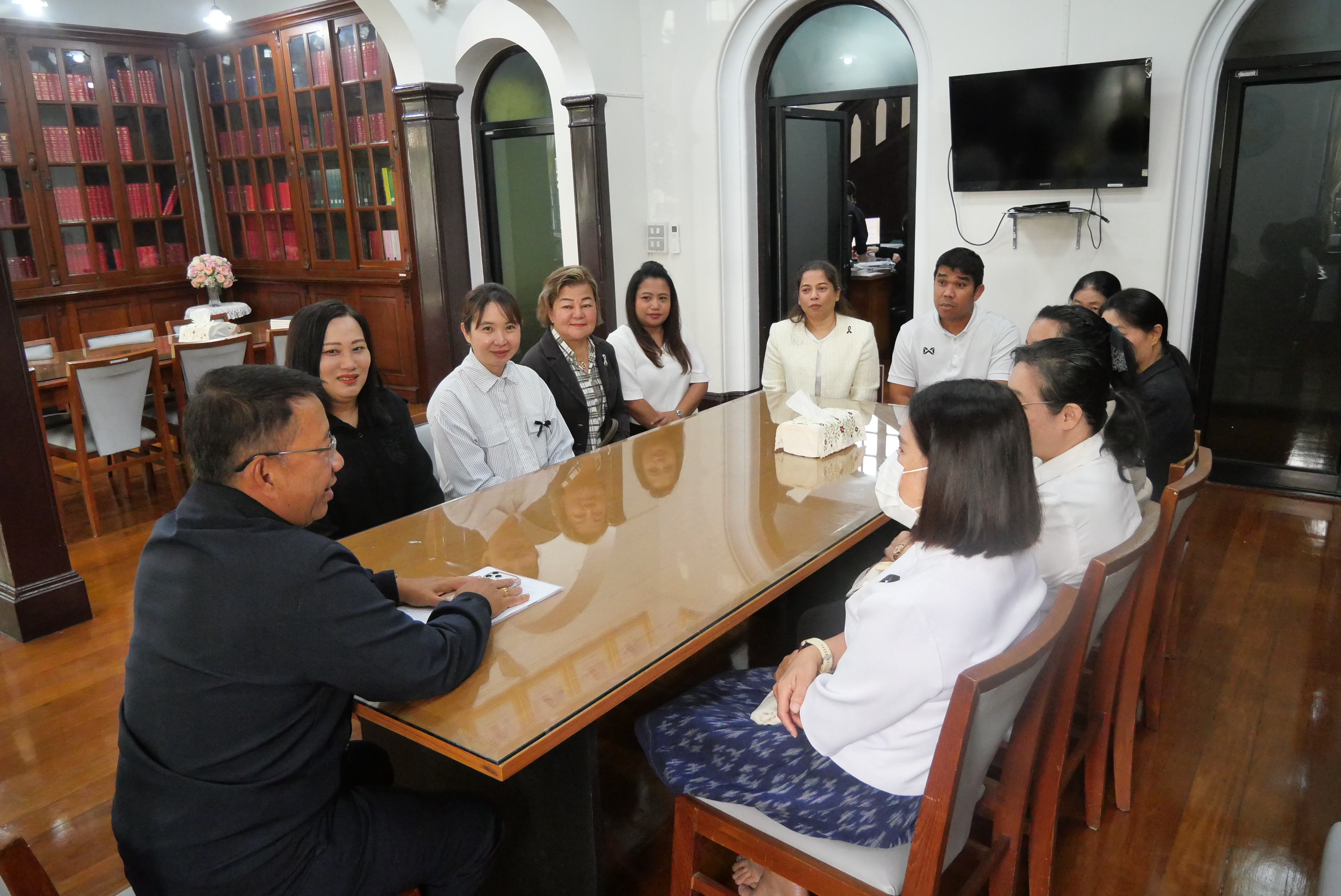 title - สำนักบริหารกลาง ส.ป.ก. ร่วมแสดงความยินดี และสวัสดีปีใหม่ อธิบดีกรมตรวจบัญชีสหกรณ์ พร้อมรับพรต้อนรับปีใหม่ 2569